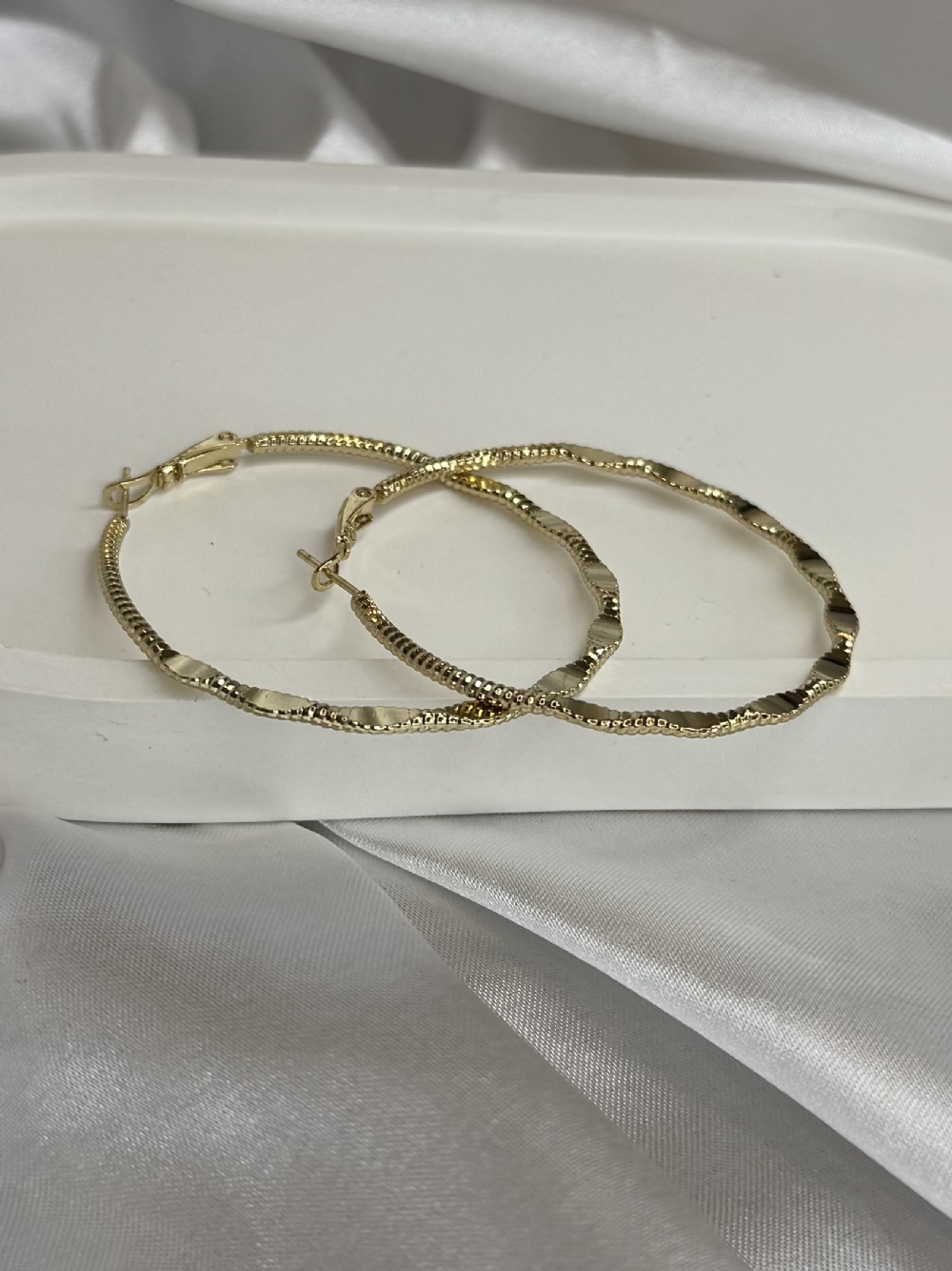 WAVY HOOP KÜPE